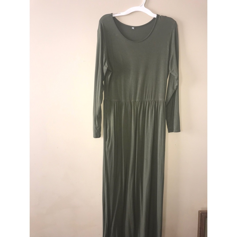 Green long sleeve maxi dress